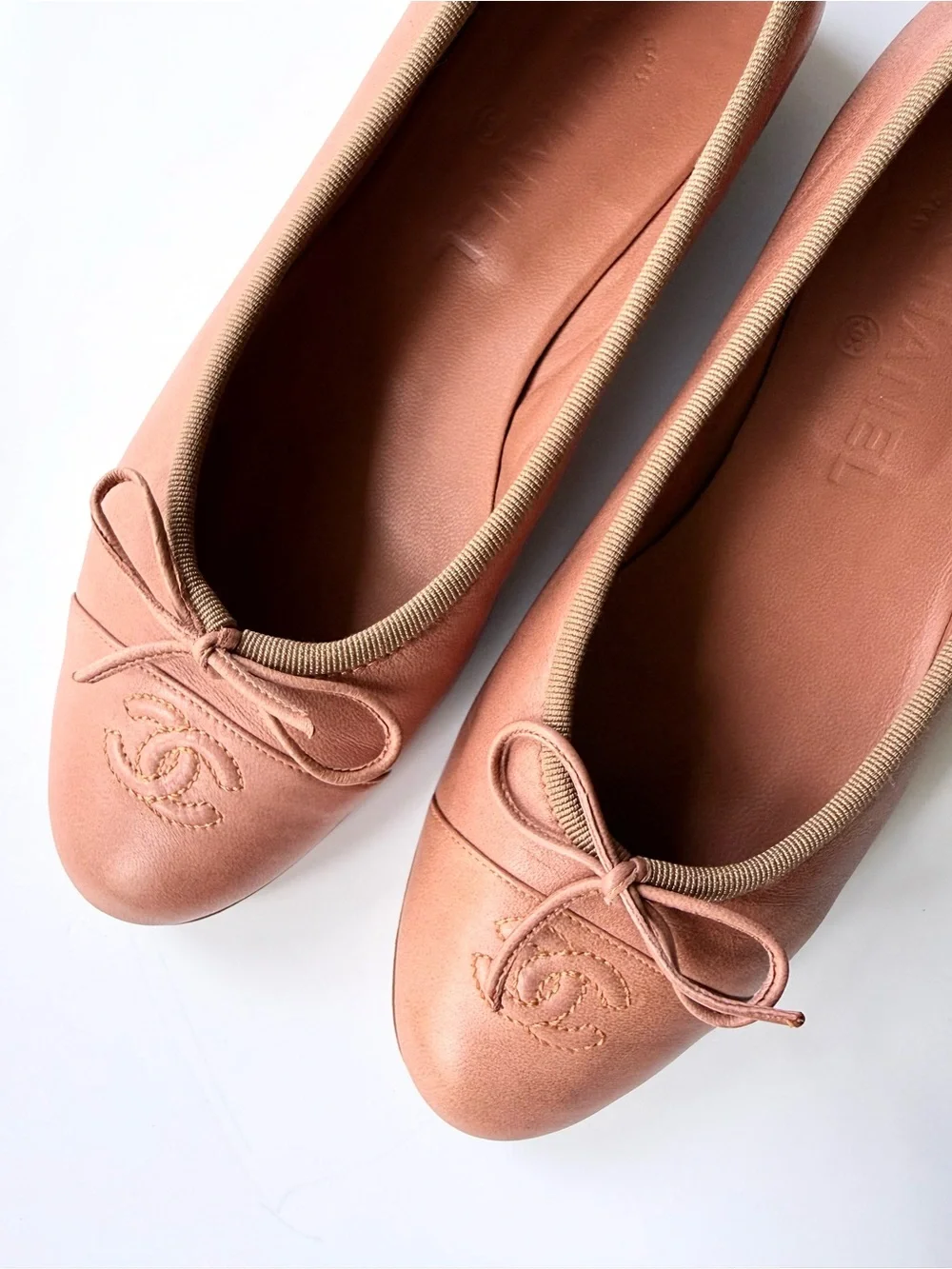 CHANEL Leather CC Cap Toe Ballet Flats with Bow in Orange / Tan Lambskin 38